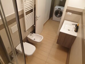 Business Studio, 2 Single Beds | Bathroom - Michelangelo apartments (Cormano)