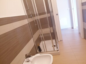 Bathroom - Michelangelo apartments (Cormano)