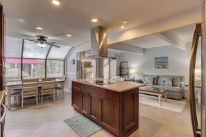 Interior - Sunset Rentals | Beachwalk 146 (Hilton Head Island)