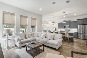 Smart TV - Private Pool! Low-Speed Vehicle! 4 Adult Bikes! Short Walk to Beach! (Miramar Beach)