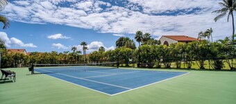 Highly Desirable 3 bed, 3 bath just moments from Keawakapu Beach