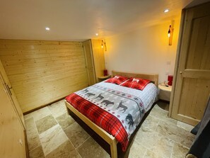 6 slaapkamers, een strijkplank/strijkijzer, gratis wifi, beddengoed