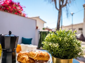 Alimentos y bebidas