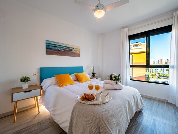 2 chambres, fer et planche à repasser