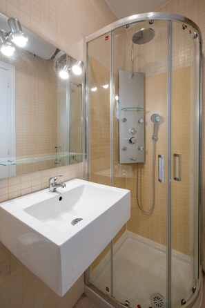 Hair dryer, towels