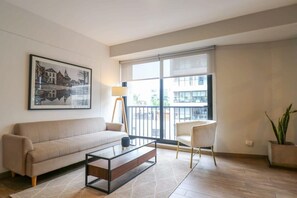 TV, offices - w* | Astounding 2BR in Miraflores (Miraflores)