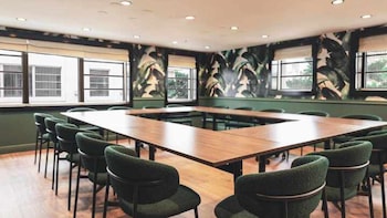 Meeting space at UMA House by Yurbban South Beach