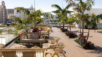 Rooftop terrace at UMA House by Yurbban South Beach