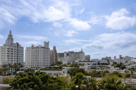 UMA House by Yurbban South Beach - Image 18