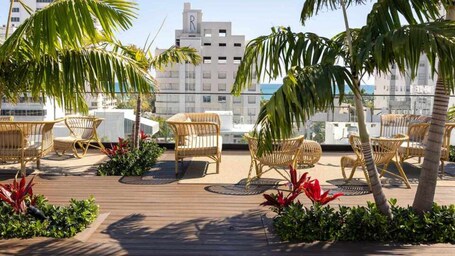 UMA House by Yurbban South Beach - Image 39