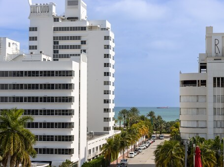 UMA House by Yurbban South Beach - Image 52