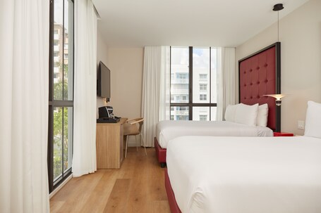 UMA House by Yurbban South Beach - Image 34