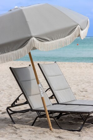 In Strandnähe, weißer Sandstrand