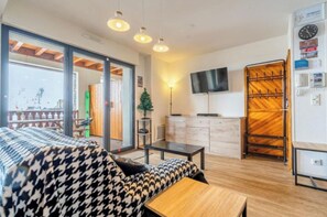 3 bedrooms, iron/ironing board, free WiFi