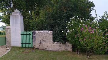 Enceinte de lâhĂ©bergement