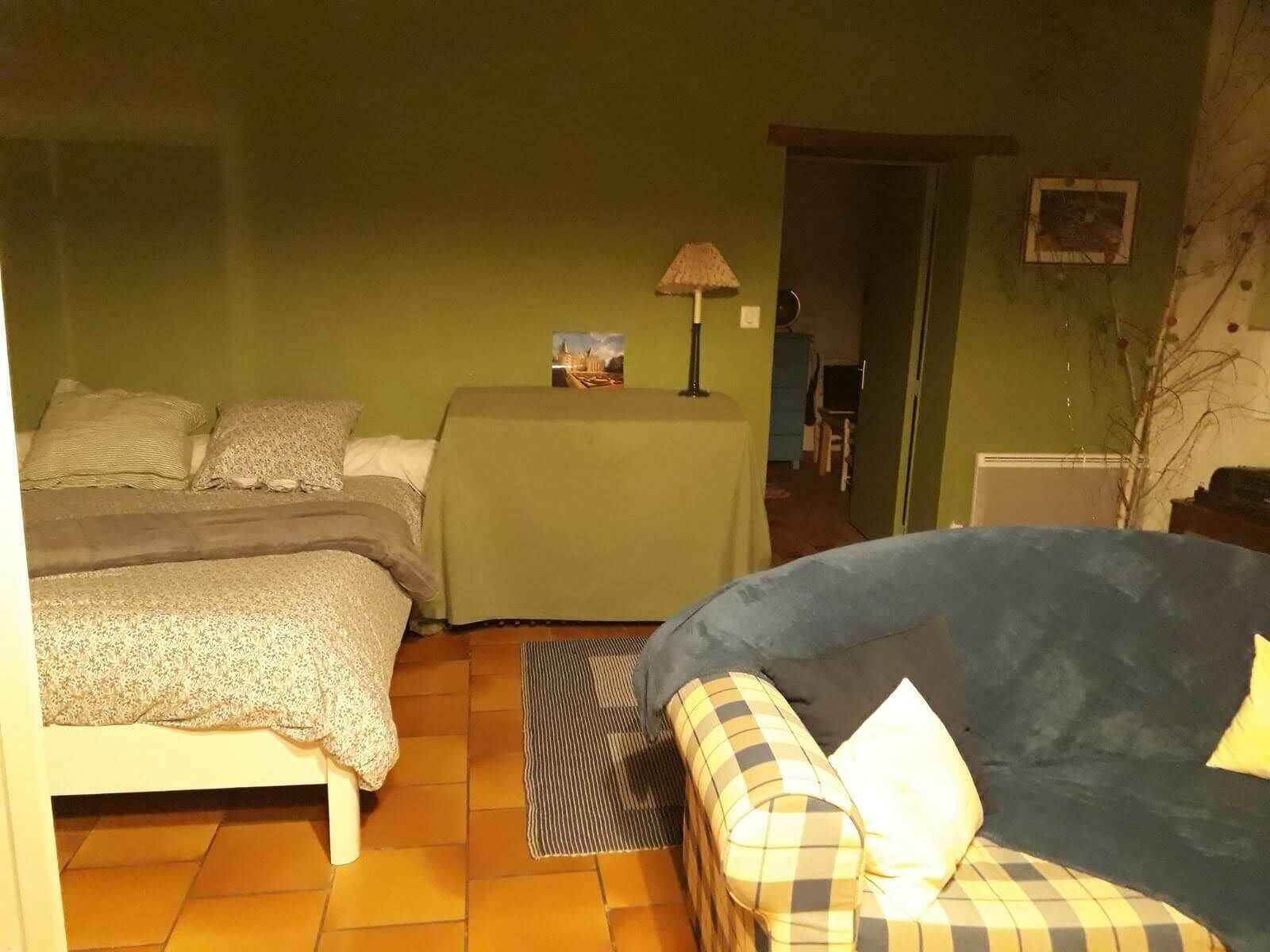 2 slaapkamers, een strijkplank/strijkijzer, reisbedje, gratis wifi