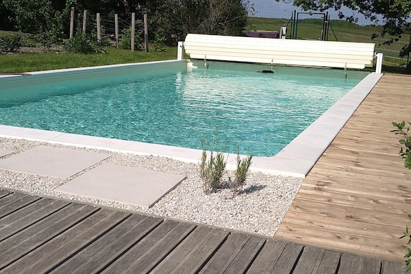 Piscina all'aperto, una piscina riscaldata