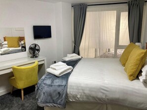 1 bedroom, WiFi - ONE BED APARTMENT ONE MINUTE walk TOWAN BEACH FREE PARKING BT SPORT (Newquay)