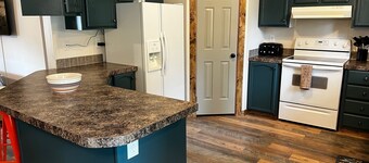 The Stationmaster House at The Red Station by Glacier - 3B/2B, AC, and Laundry