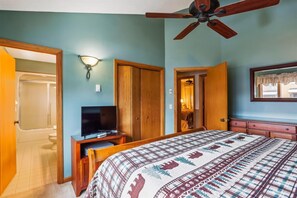 3 bedrooms, iron/ironing board, WiFi, bed sheets