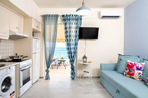 Penthouse, Sea View | Private kitchen | Fridge, coffee/tea maker, electric kettle, toaster - Melina Apartments (Chania)