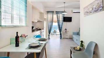 Cobertura, vista para o mar | Cozinha privada | Geladeira, cafeteira/chaleira, chaleira elétrica, torradeira