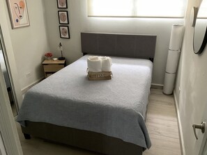 2 bedrooms, desk, iron/ironing board, free WiFi