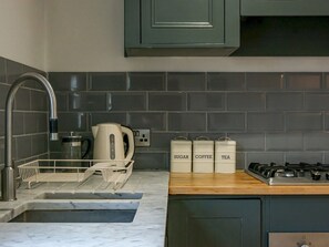 Réfrigérateur, micro-ondes, four, lave-vaisselle