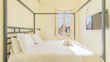 1 bedroom, blackout drapes, iron/ironing board, free WiFi