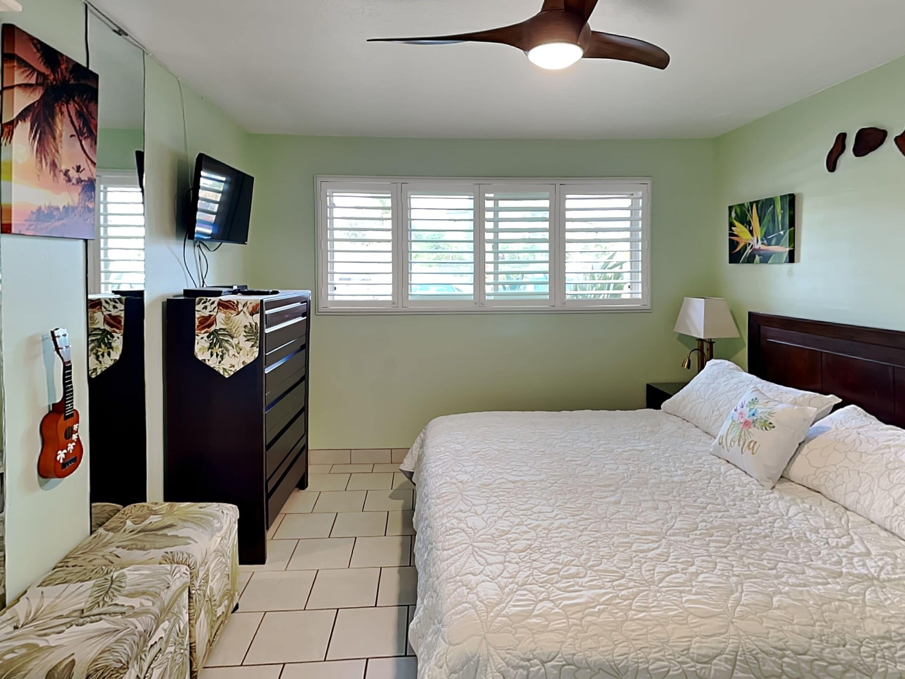 1 bedroom, iron/ironing board, internet, bed sheets