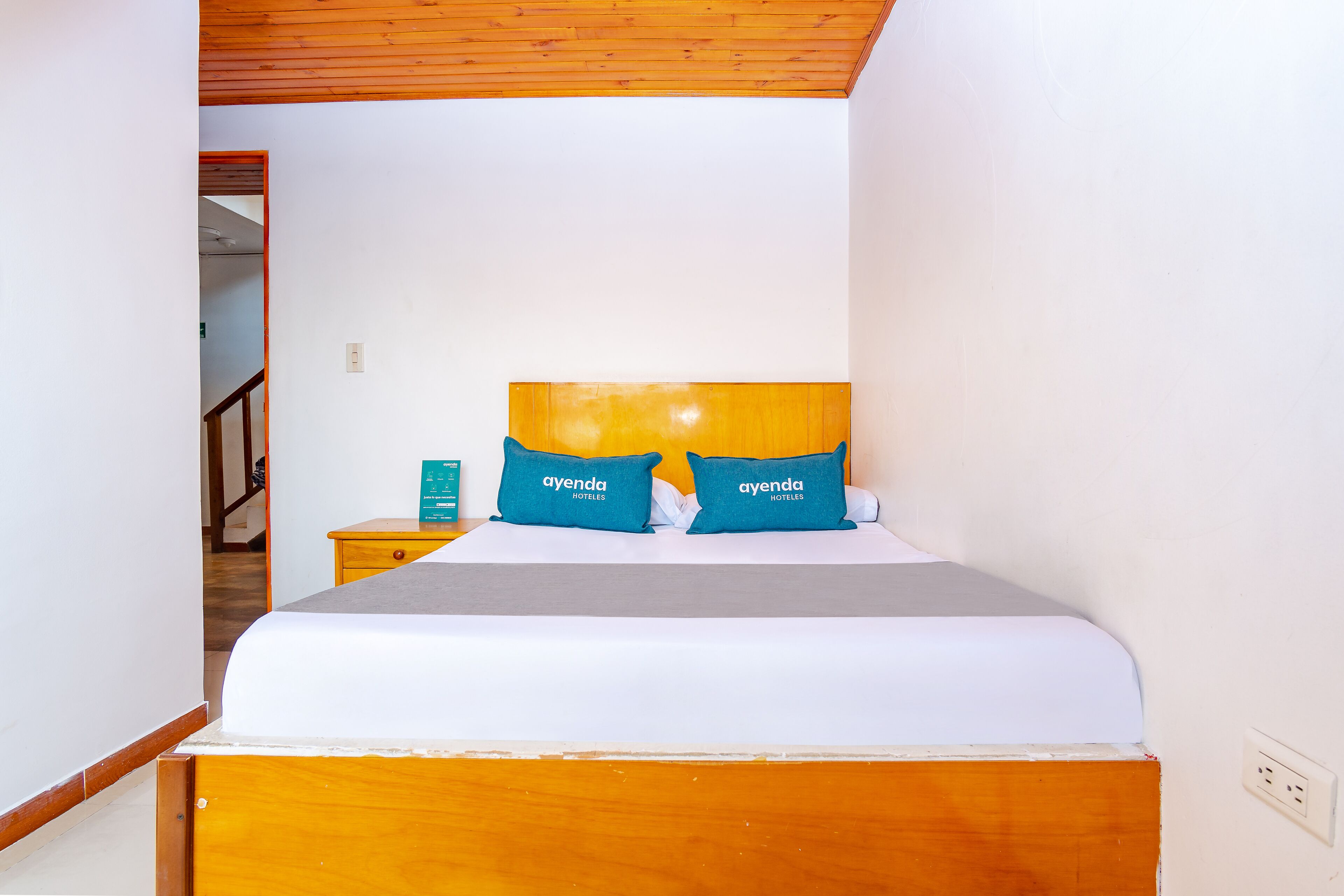 double room | hypo-allergenic bedding, free wifi, bed sheets