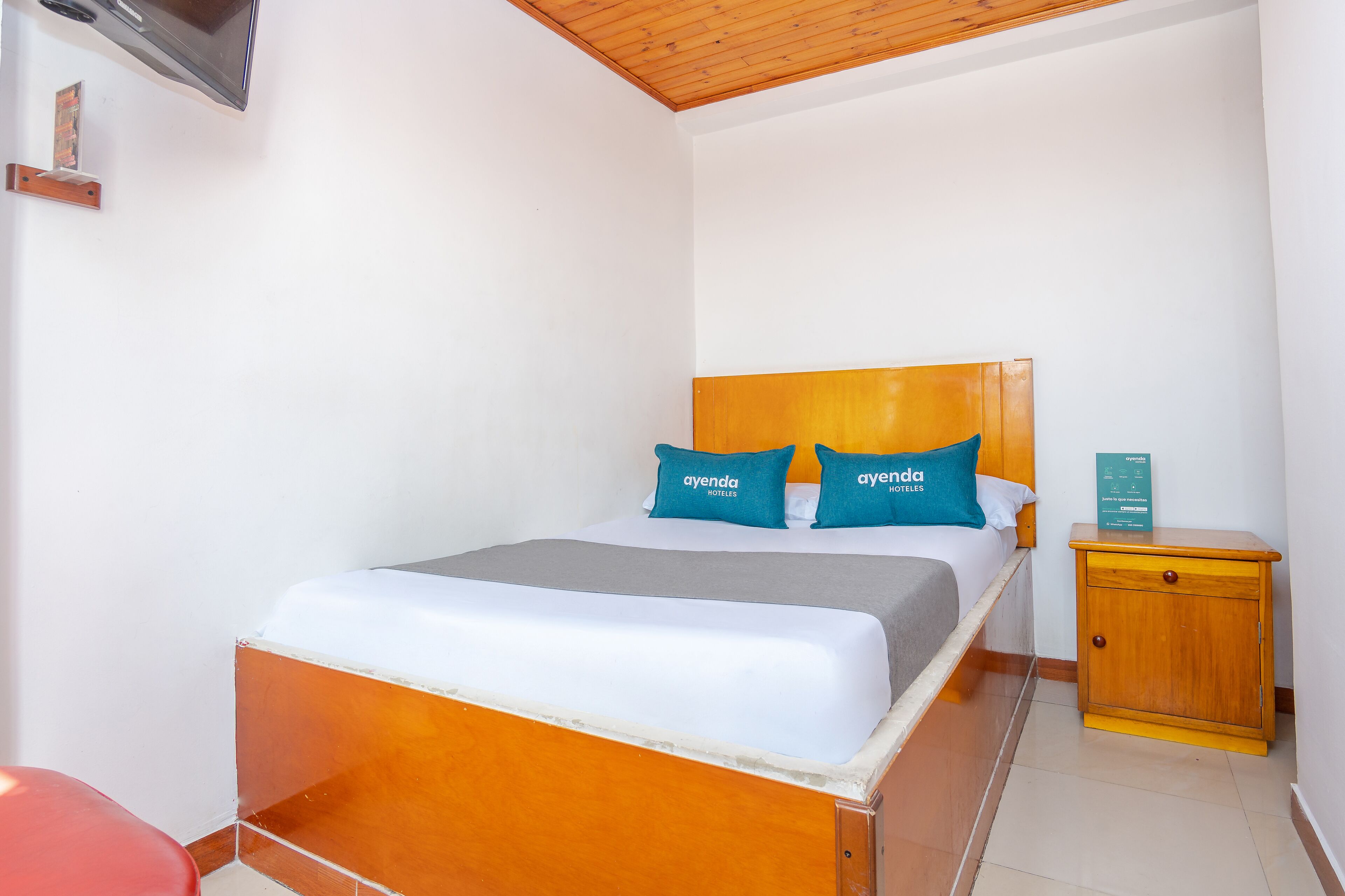 double room | hypo-allergenic bedding, free wifi, bed sheets