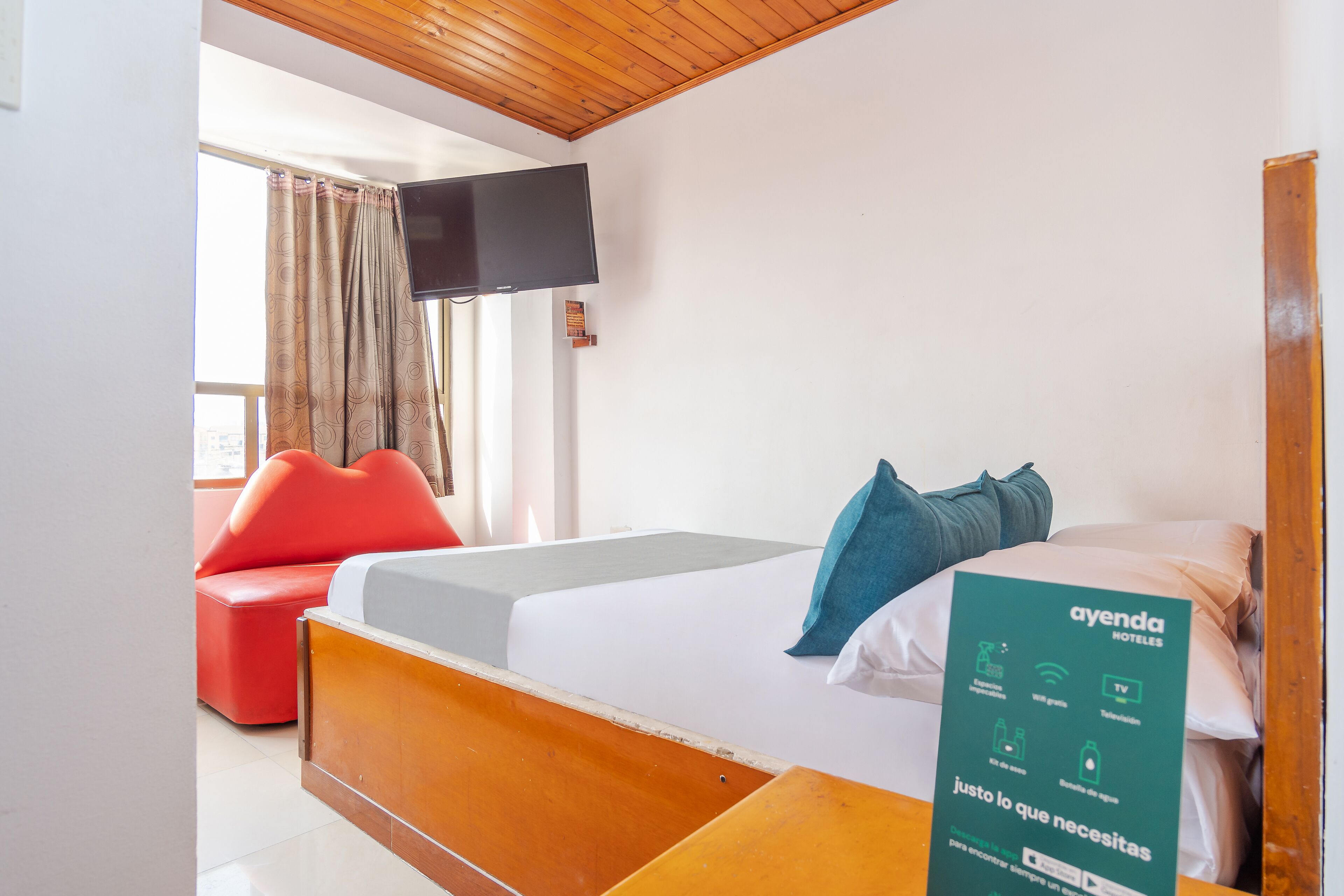 double room | hypo-allergenic bedding, free wifi, bed sheets