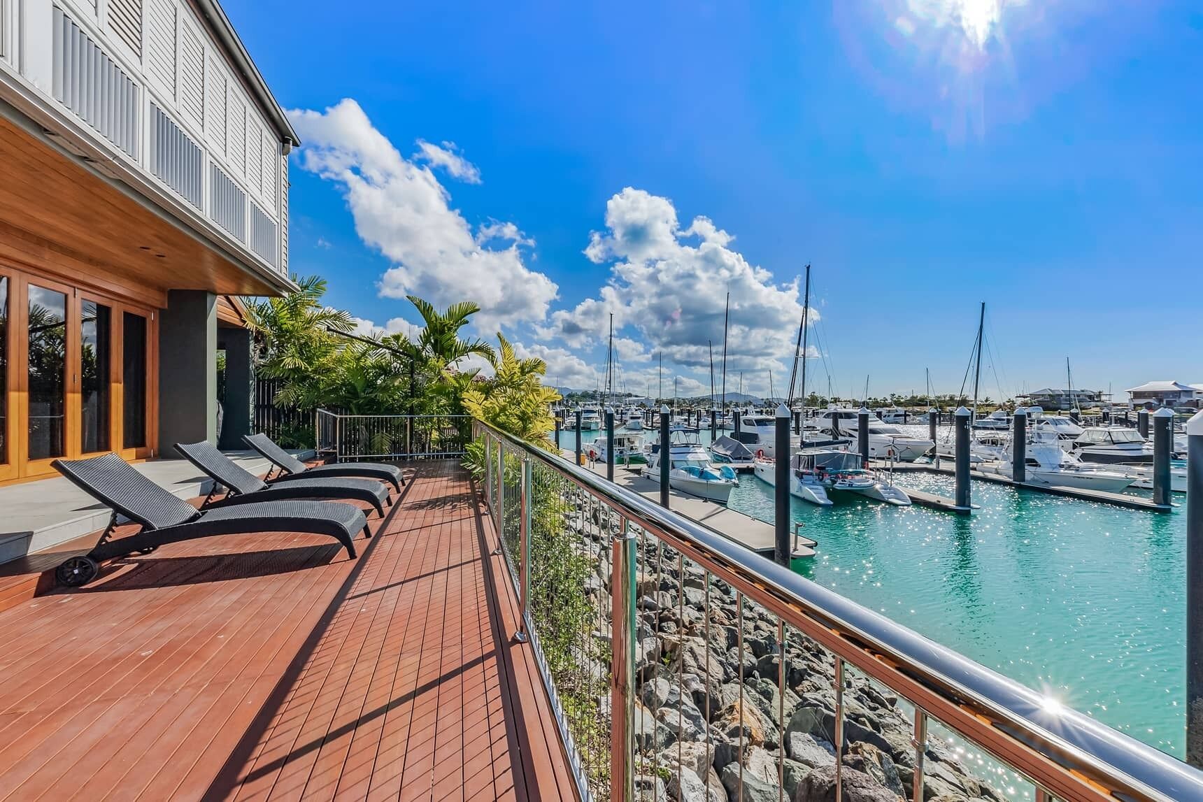 Airlie Beach Waterfront Luxury @ 10 The Cove