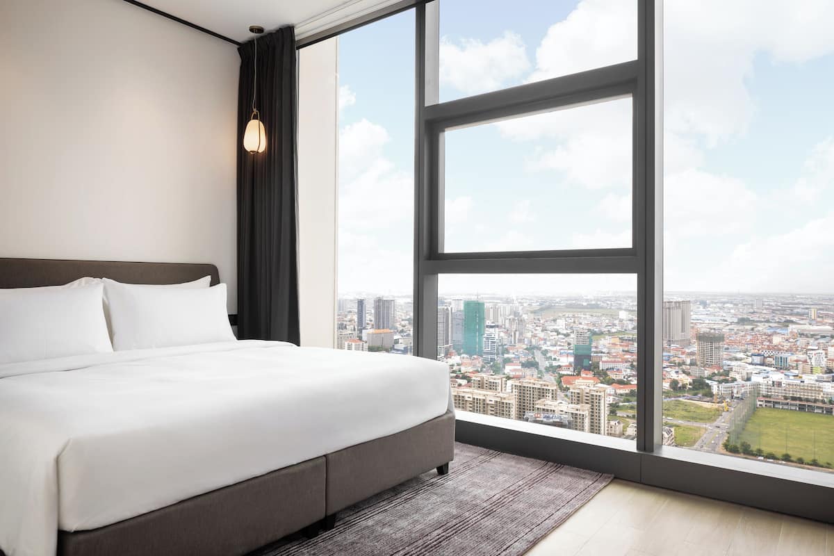 1 bedroom, in-room safe, iron/ironing board, free WiFi