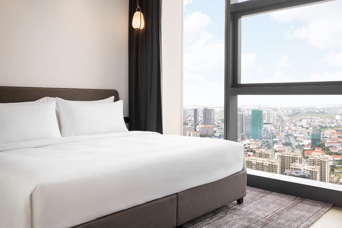 Standard Room | 1 bedroom, in-room safe, iron/ironing board, free WiFi