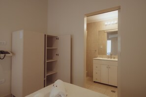 Phòng đôi | Chăn bông, nệm Select Comfort, bộ trải giường