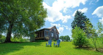 "Little House" a sweet cabin near Maple Corner & Montpelier, Calais, Vermont
