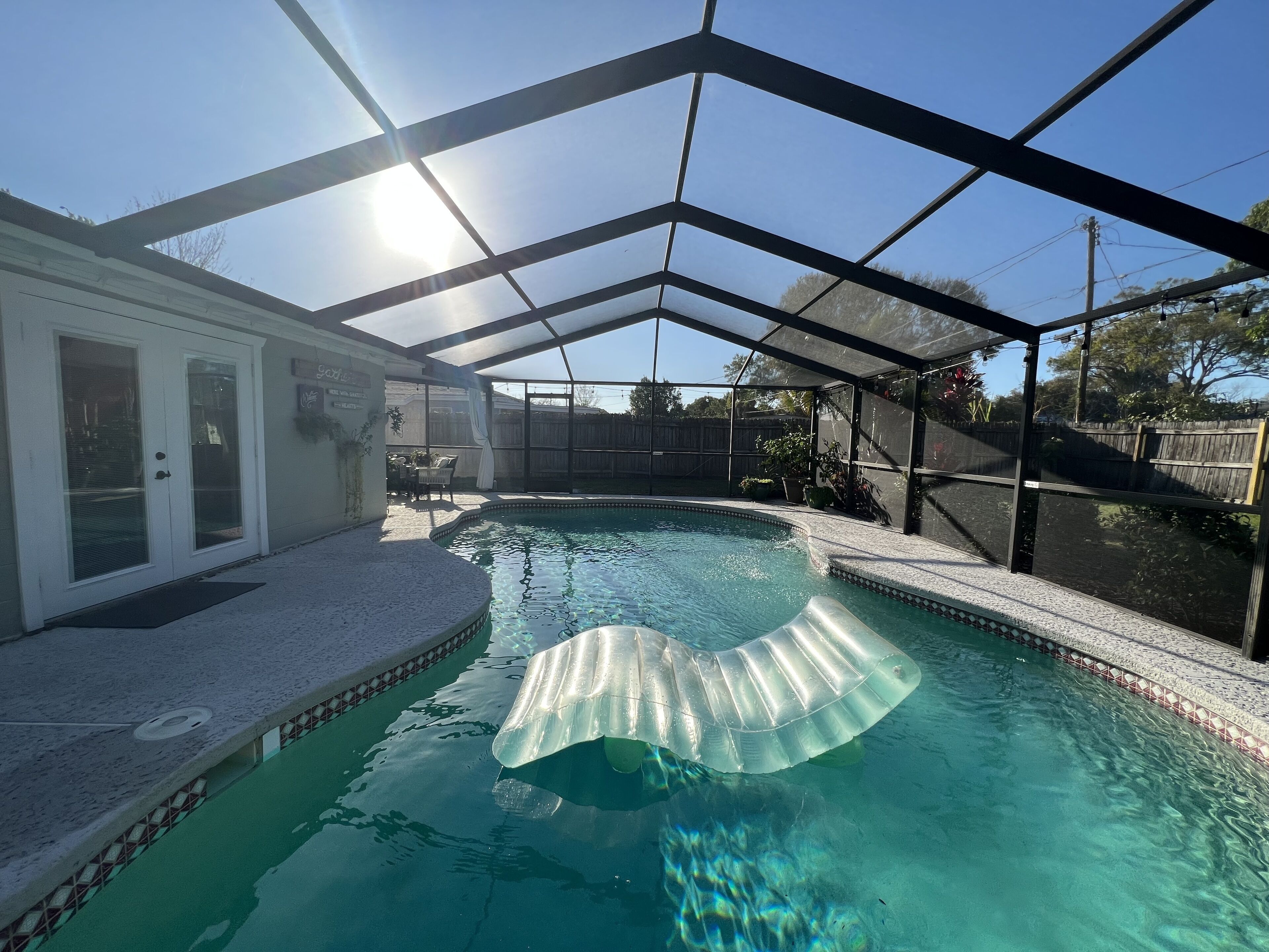 Minutes to Downtown - Pool - Dog Friendly