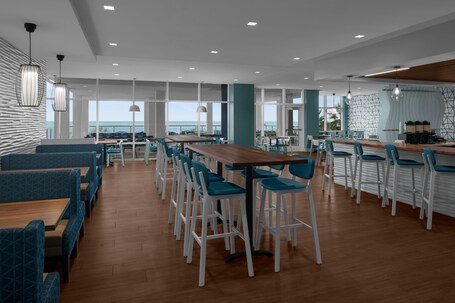 SpringHill Suites by Marriott Myrtle Beach Oceanfront - Image 37