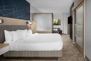Premium bedding, down comforters, pillowtop beds, in-room safe - SpringHill Suites by Marriott Myrtle Beach Oceanfront (Myrtle Beach)