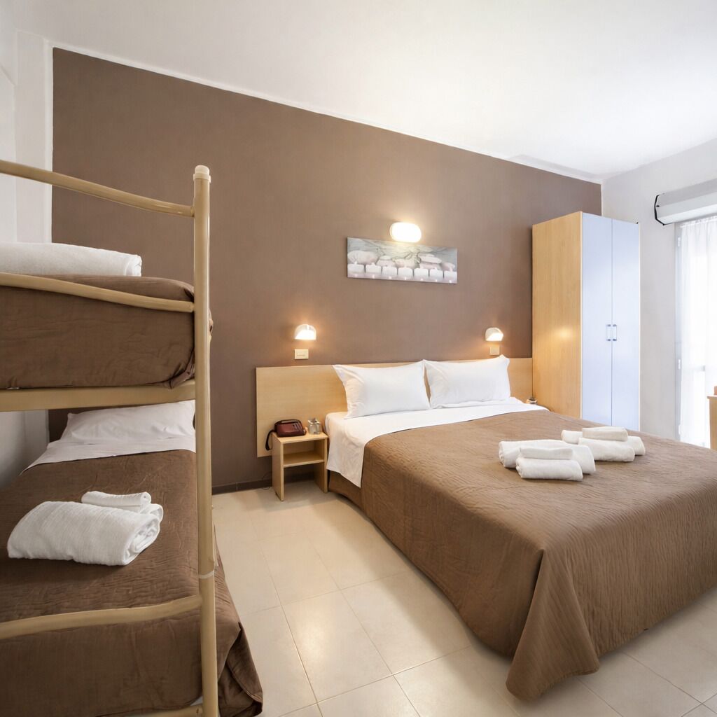 Edredones de plumas, wifi gratis, ropa de cama