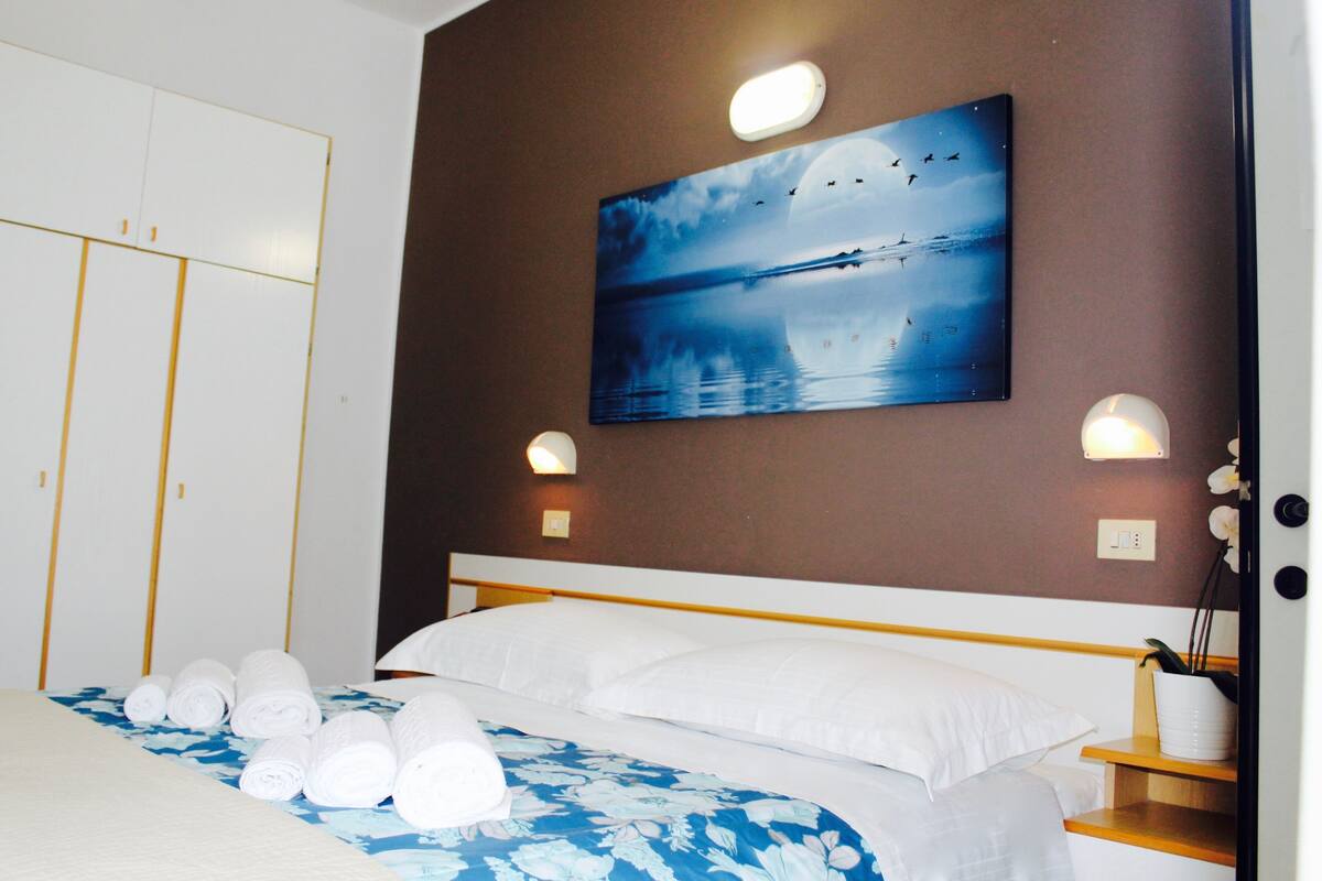 Economy kamer, 1 twee- of 2 eenpersoonsbedden | Donzen dekbedden, gratis wifi, beddengoed