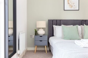 2 bedrooms, iron/ironing board, free WiFi, bed sheets