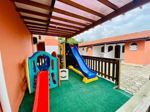 Utendørs lekeområde for barn