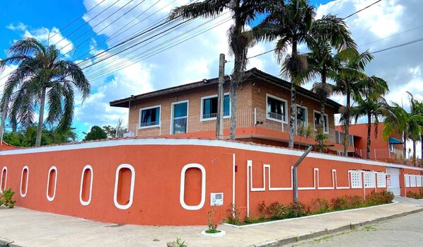 Mặt tiền nơi lưu trú