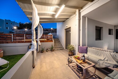 ARISMARI Garden - Apartment with a beautiful BBQ garden.