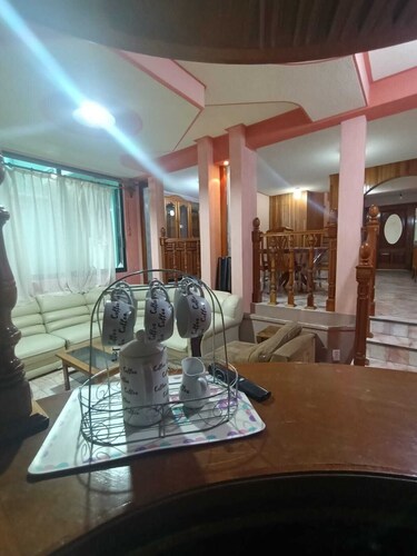 Beautiful house in private, a few minutes from downtown!!!!