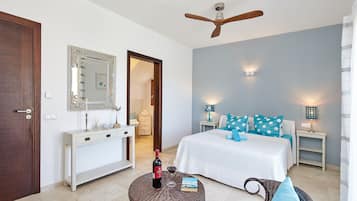 6 bedrooms, desk, iron/ironing board, travel cot