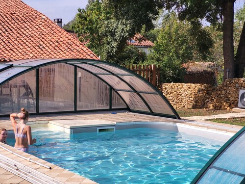Comfortable gîte + heated pool all year round-Book at O'gite85
